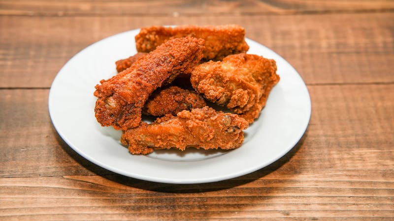 Buffalo Wings appetizer at Round table pizza